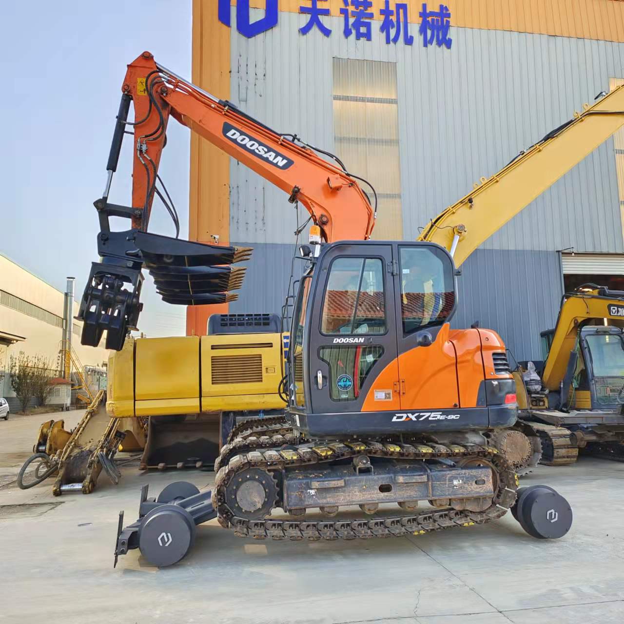 How to Choose the Right Size of Railroad Excavator for Your Project？